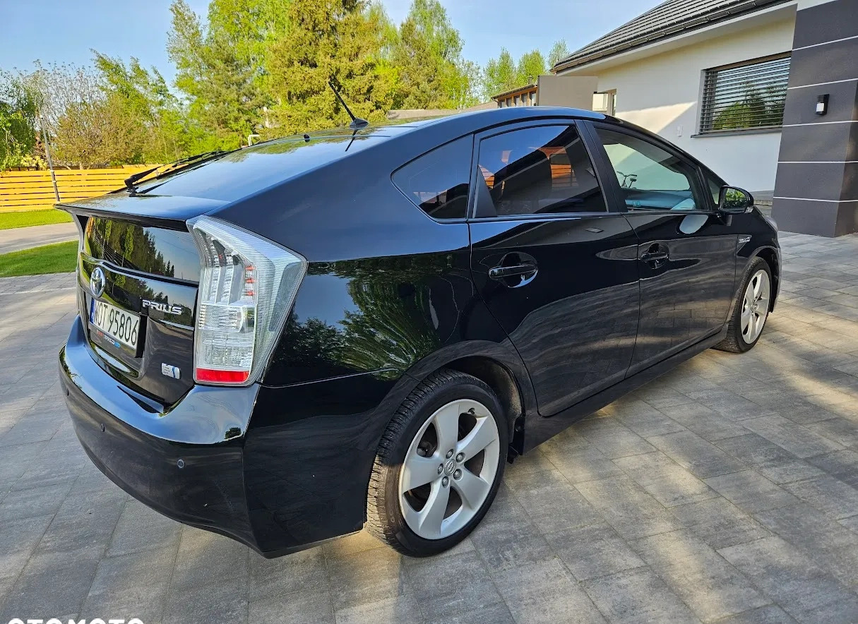 Toyota Prius cena 35800 przebieg: 340000, rok produkcji 2011 z Pionki małe 301